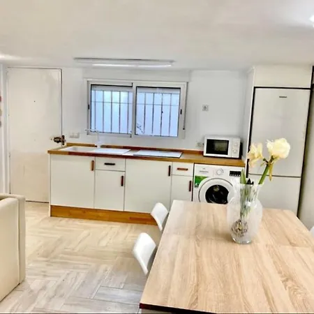 5 Min Metro Sevilla Apartment *